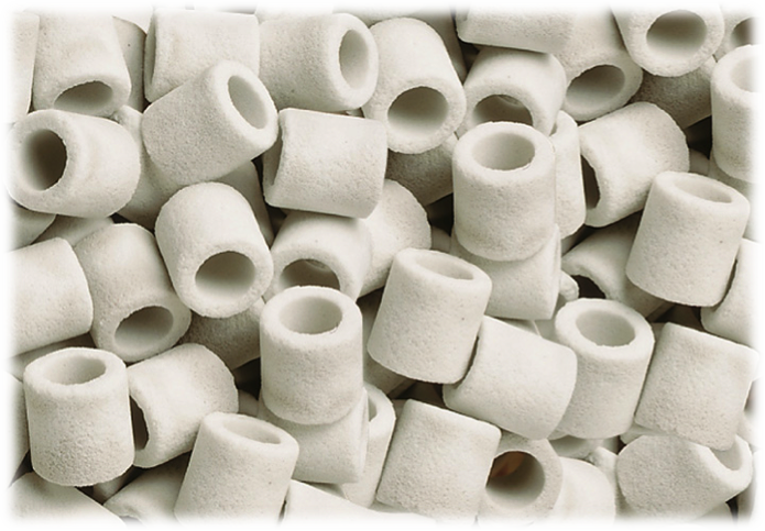 Anéis de cerâmica são excelentes para o alojamento de bactérias denitrificantes.